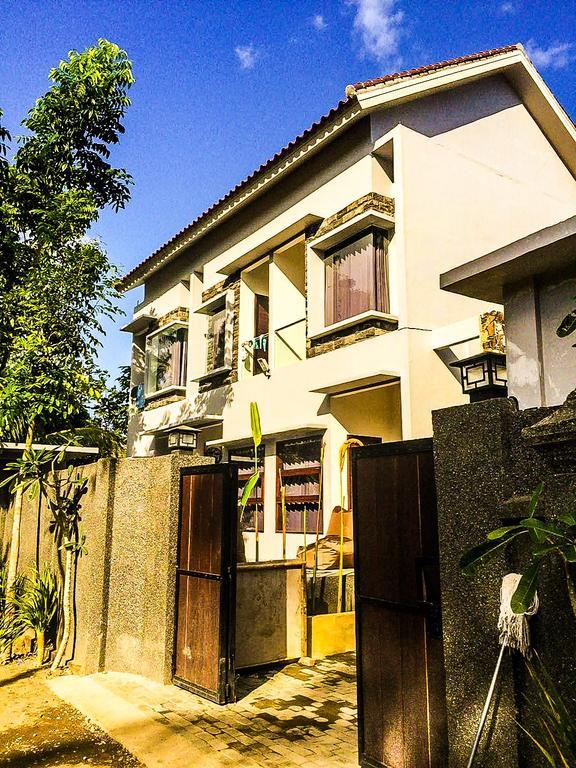 Lazy Inn Kuta  エクステリア 写真