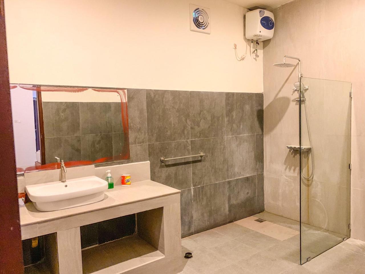 Lazy Inn Kuta  エクステリア 写真